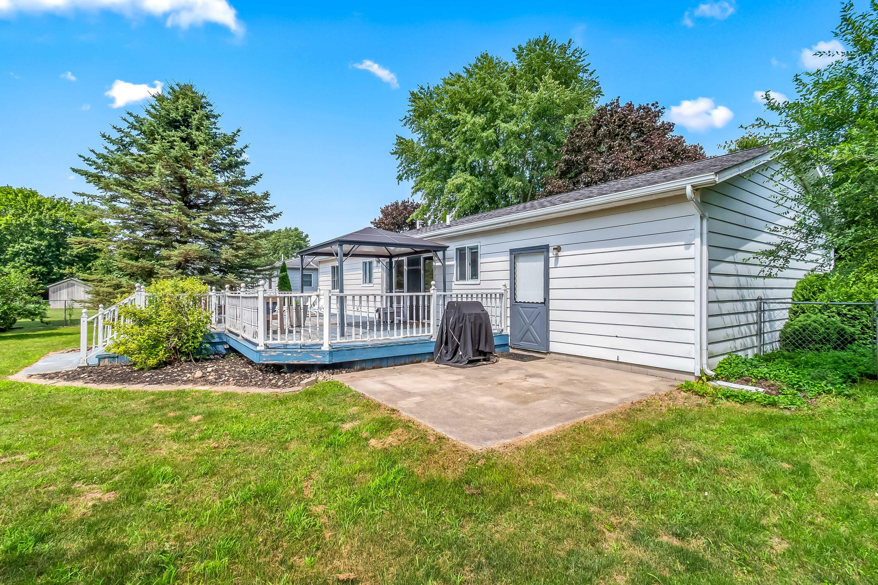 406 Gerald Street Quincy, MI 49082 - Photo 27 of 36 IMG_1027