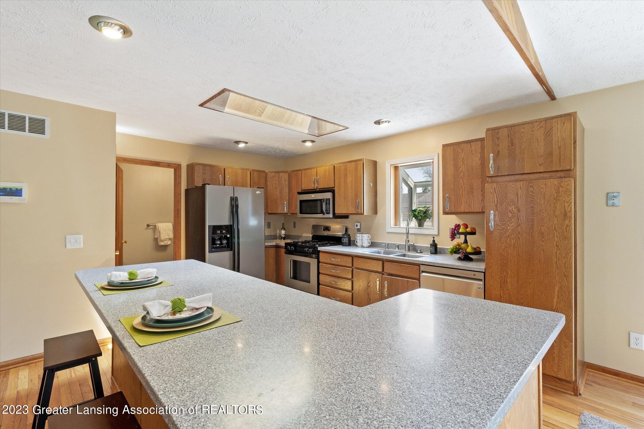 7866 East Greenfield Road Lansing, MI 48917 - Photo 13 of 50 Kitchen