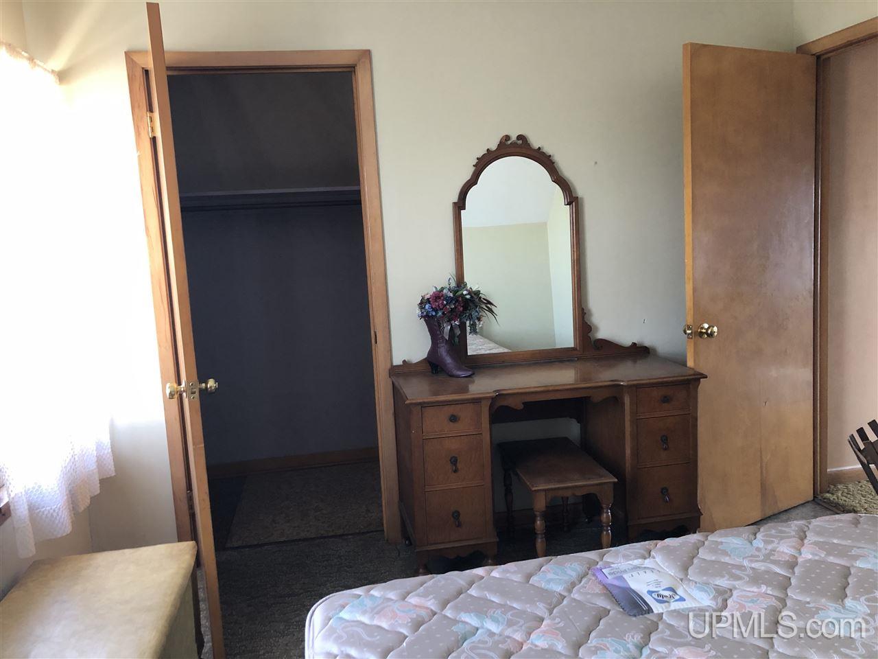 1009 North 3rd Street Escanaba, MI 49829 - Photo 9 of 21