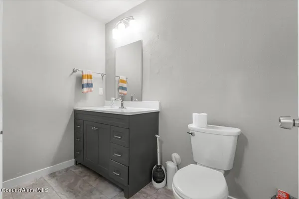 $675,000 | 172 Wyatt Lane, Spirit Lake, ID 83869