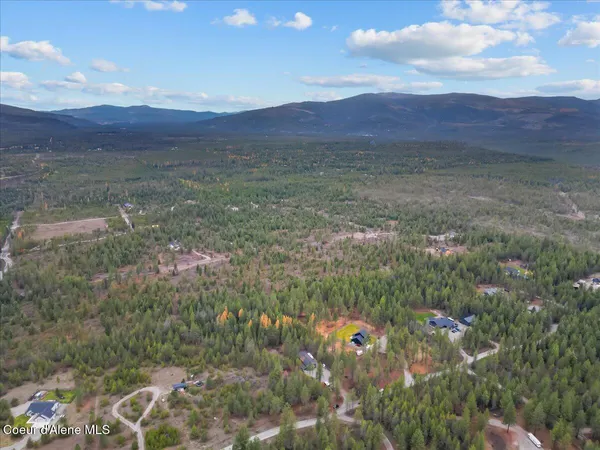 $675,000 | 172 Wyatt Lane, Spirit Lake, ID 83869