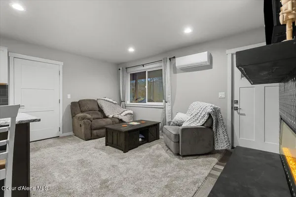 $675,000 | 172 Wyatt Lane, Spirit Lake, ID 83869