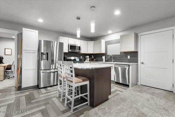 $675,000 | 172 Wyatt Lane, Spirit Lake, ID 83869