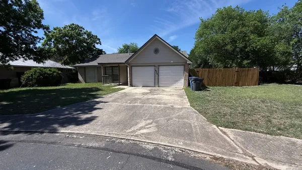 $1,800 | 9039 Wellesley Manor Drive, San Antonio, TX 78240