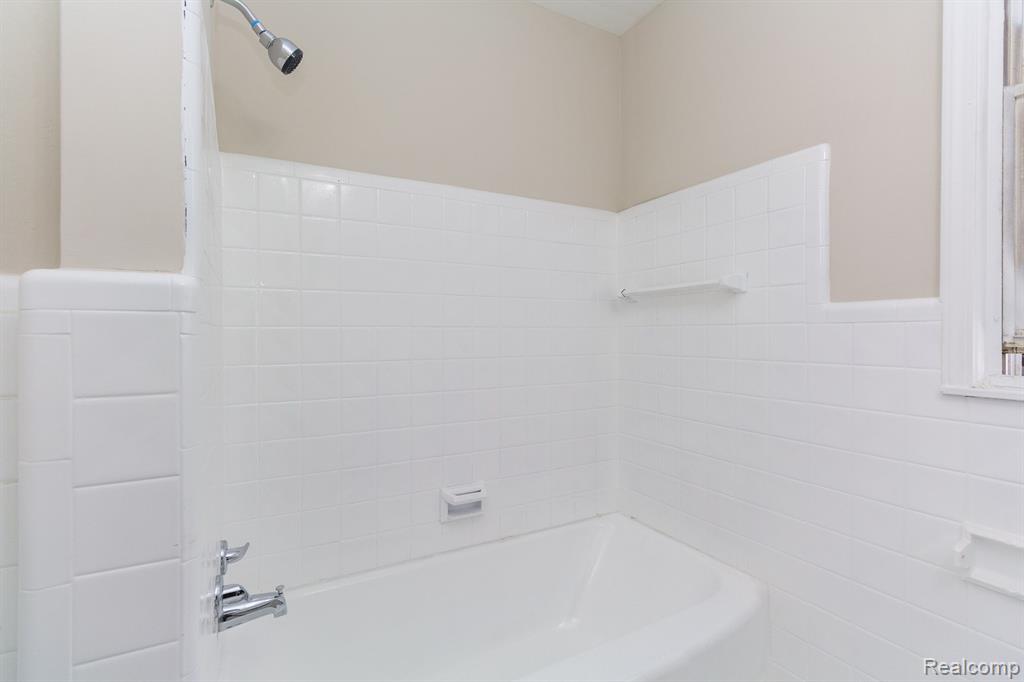 8316 Rivard Avenue Warren, MI 48089 - Photo 15 of 28 Gallery Image 15