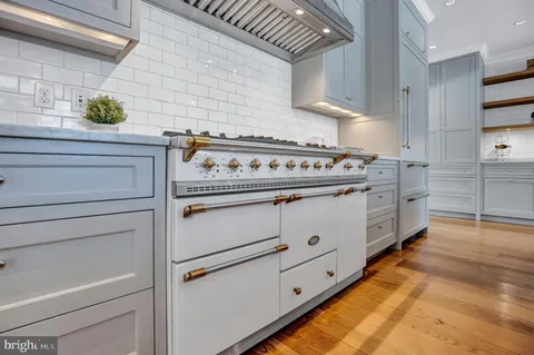 $4,495,000 | 5904 Bradley Boulevard, Bethesda, MD 20814