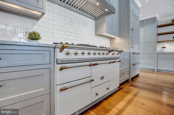 $4,495,000 | 5904 Bradley Boulevard, Bethesda, MD 20814