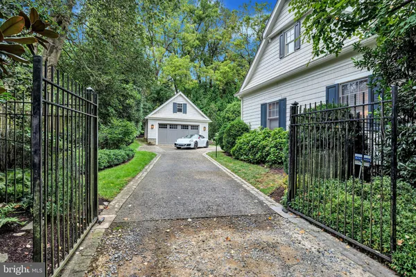 $4,495,000 | 5904 Bradley Boulevard, Bethesda, MD 20814