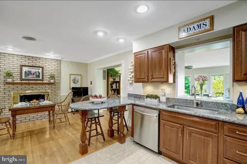 $1,465,000 | 1812 A Birch Road, McLean, VA 22101