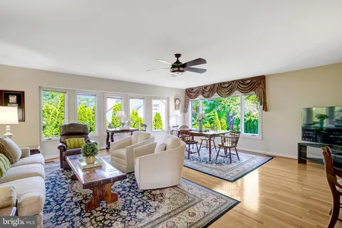 $1,465,000 | 1812 A Birch Road, McLean, VA 22101