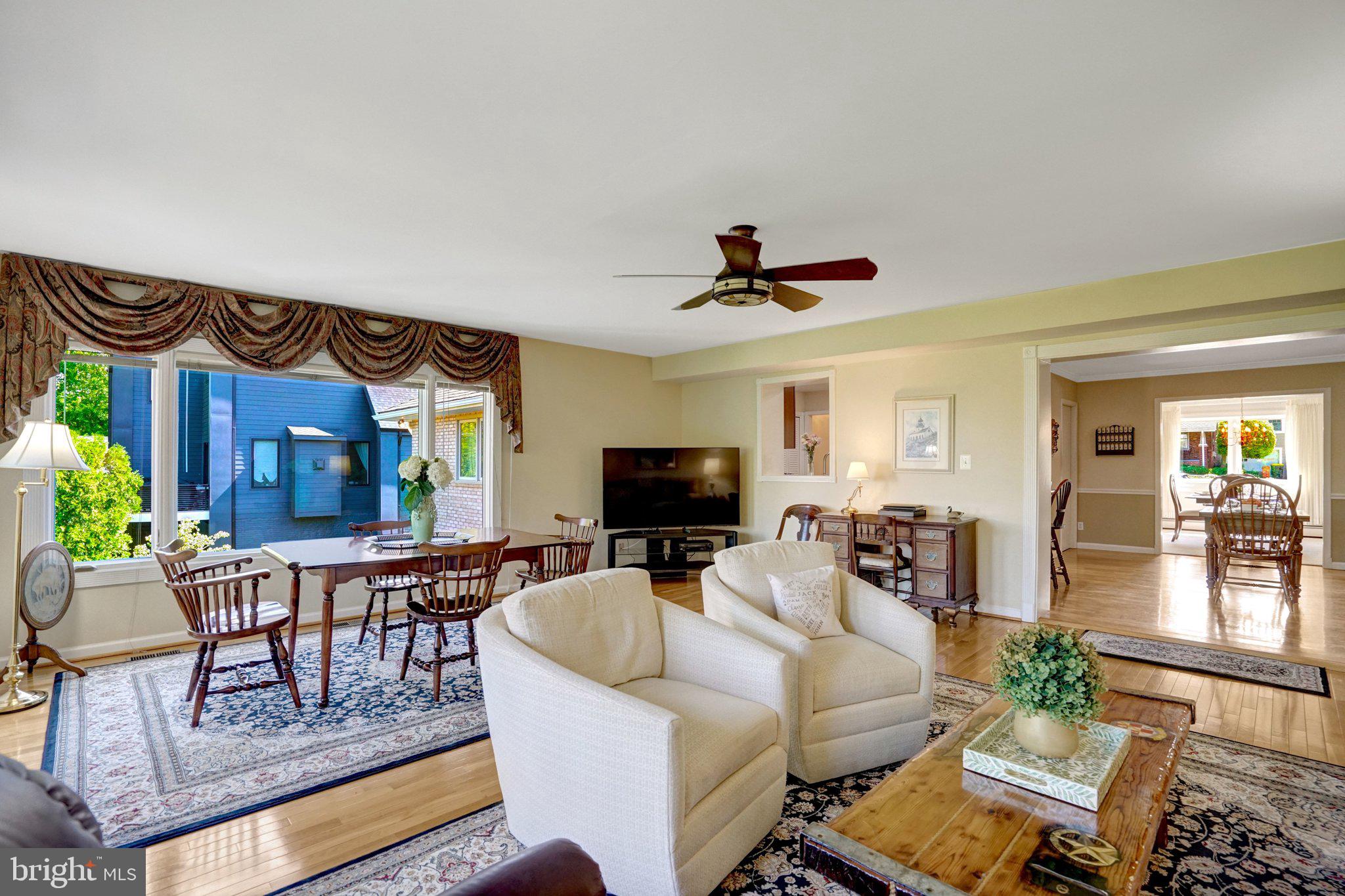 1812 A Birch Road McLean, VA 22101 - Photo 23 of 59 Bright and inviting living space.