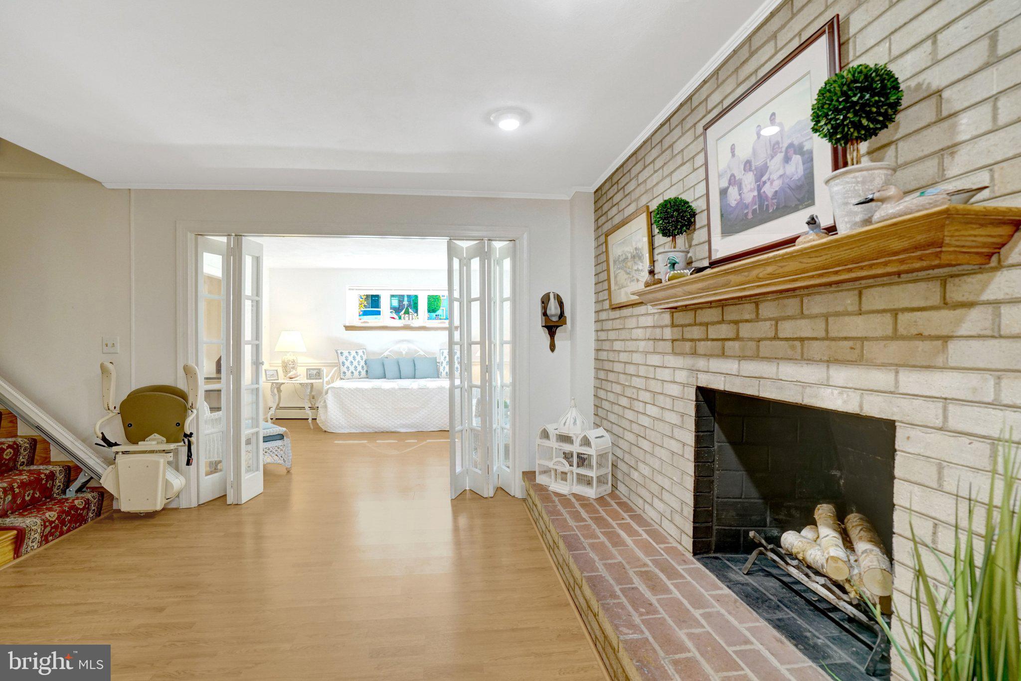1812 A Birch Road McLean, VA 22101 - Photo 47 of 59 Inviting entryway with cozy charm.