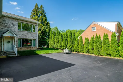 $1,465,000 | 1812 Birch Road, McLean, VA 22101