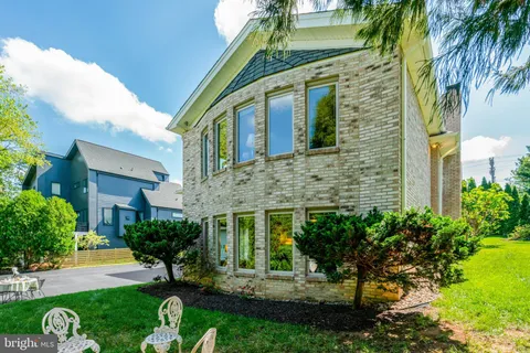 $1,465,000 | 1812 Birch Road, McLean, VA 22101