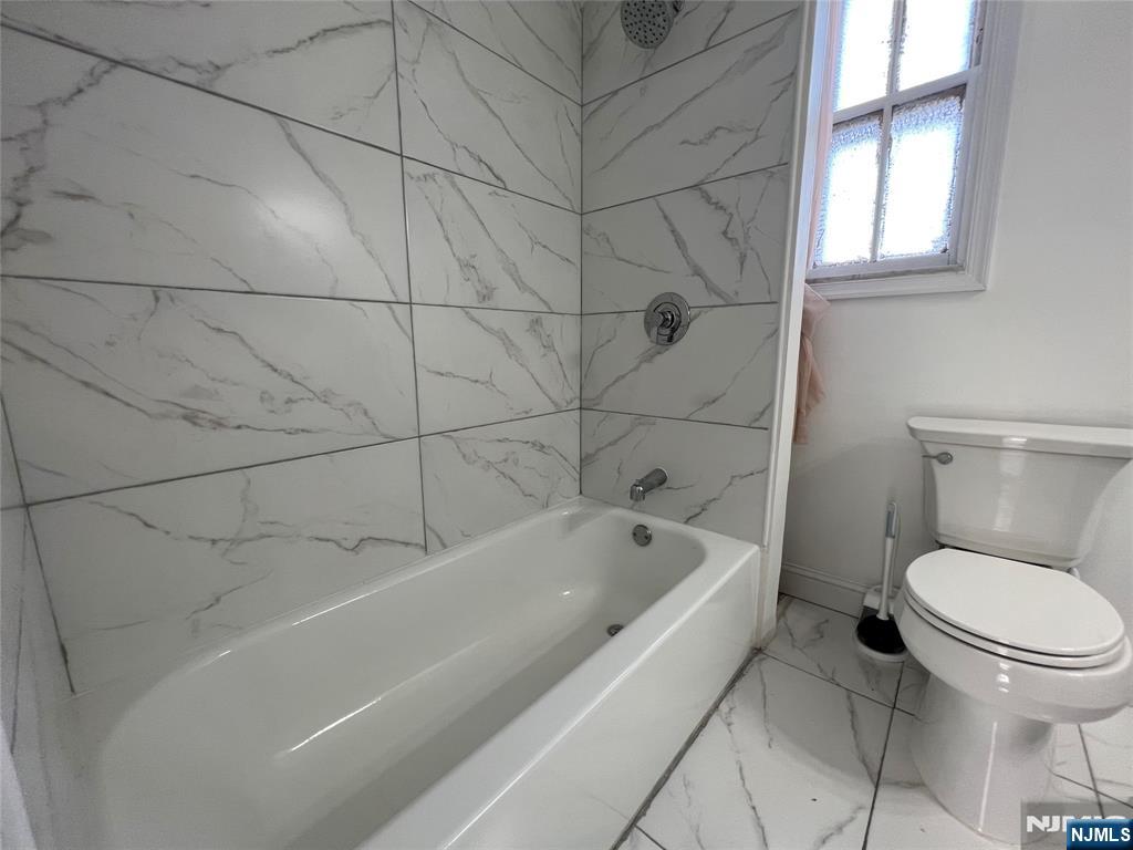 329 Centre Avenue Secaucus, NJ 07094 - Photo 21 of 23