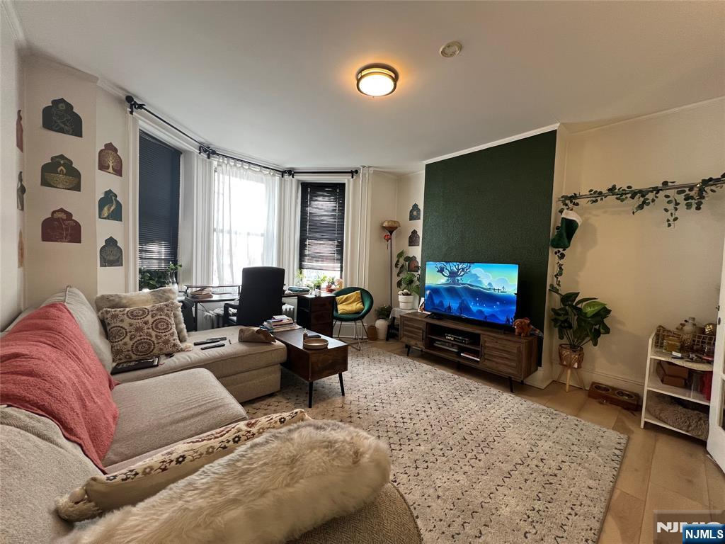 329 Centre Avenue Secaucus, NJ 07094 - Photo 3 of 23