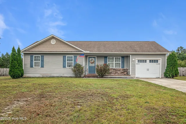 $249,900 | 610 Parsley Drive, Hubert, NC 28539