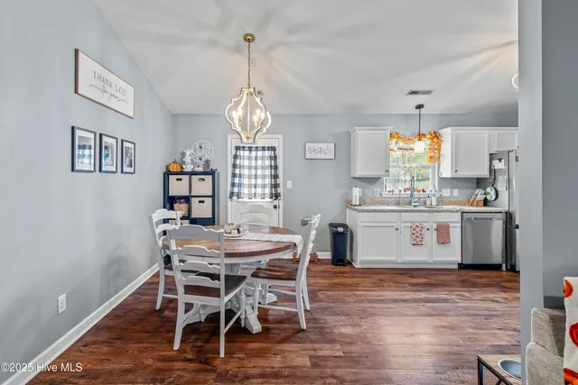 $249,900 | 610 Parsley Drive, Hubert, NC 28539