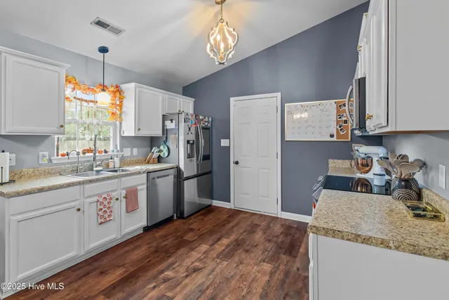 $249,900 | 610 Parsley Drive, Hubert, NC 28539