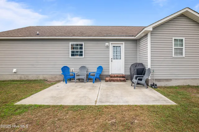 $249,900 | 610 Parsley Drive, Hubert, NC 28539