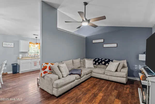 $249,900 | 610 Parsley Drive, Hubert, NC 28539