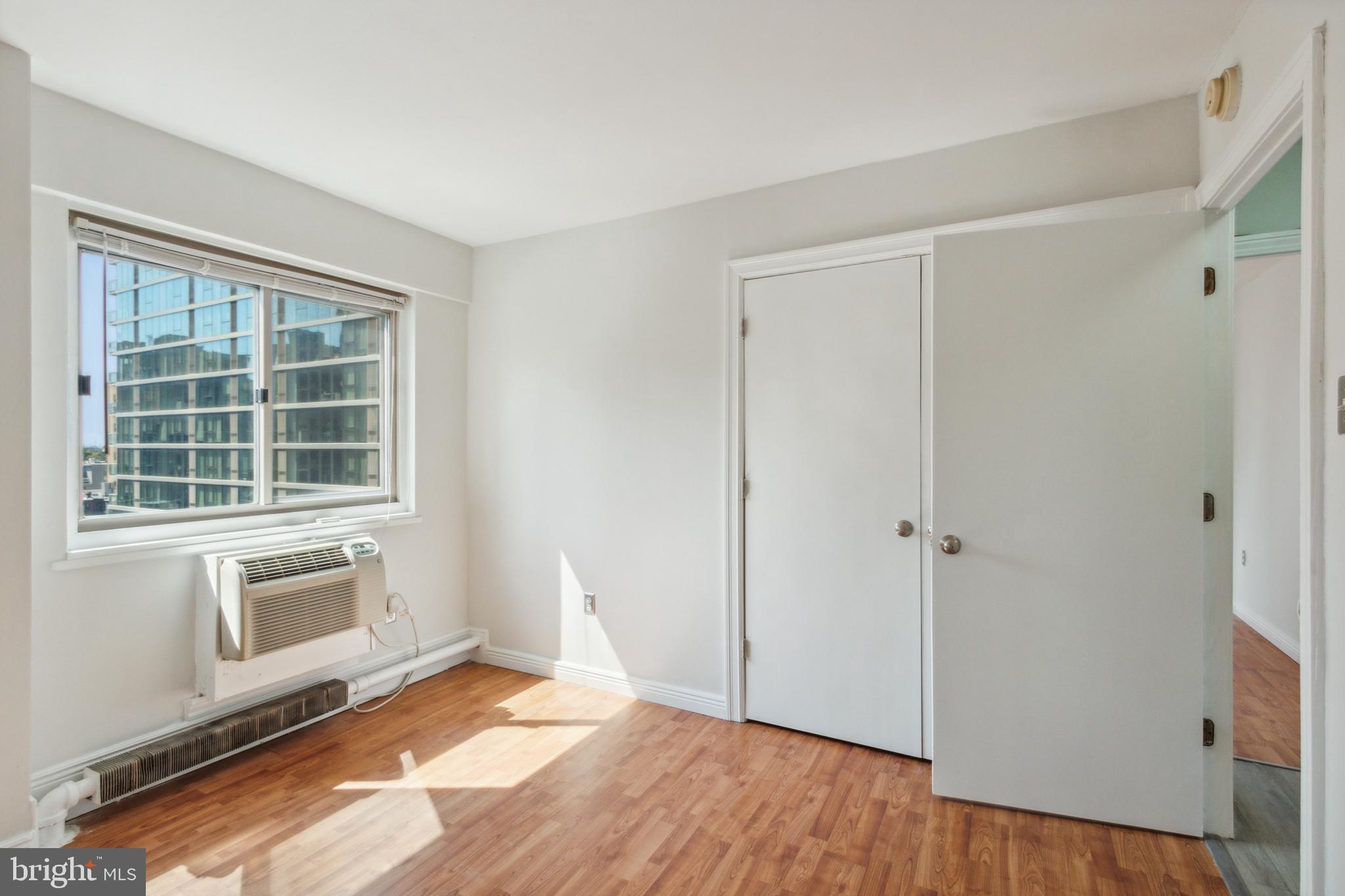 2101 Chestnut Street, Unit 1015 Philadelphia, PA 19103 - Photo 12 of 17