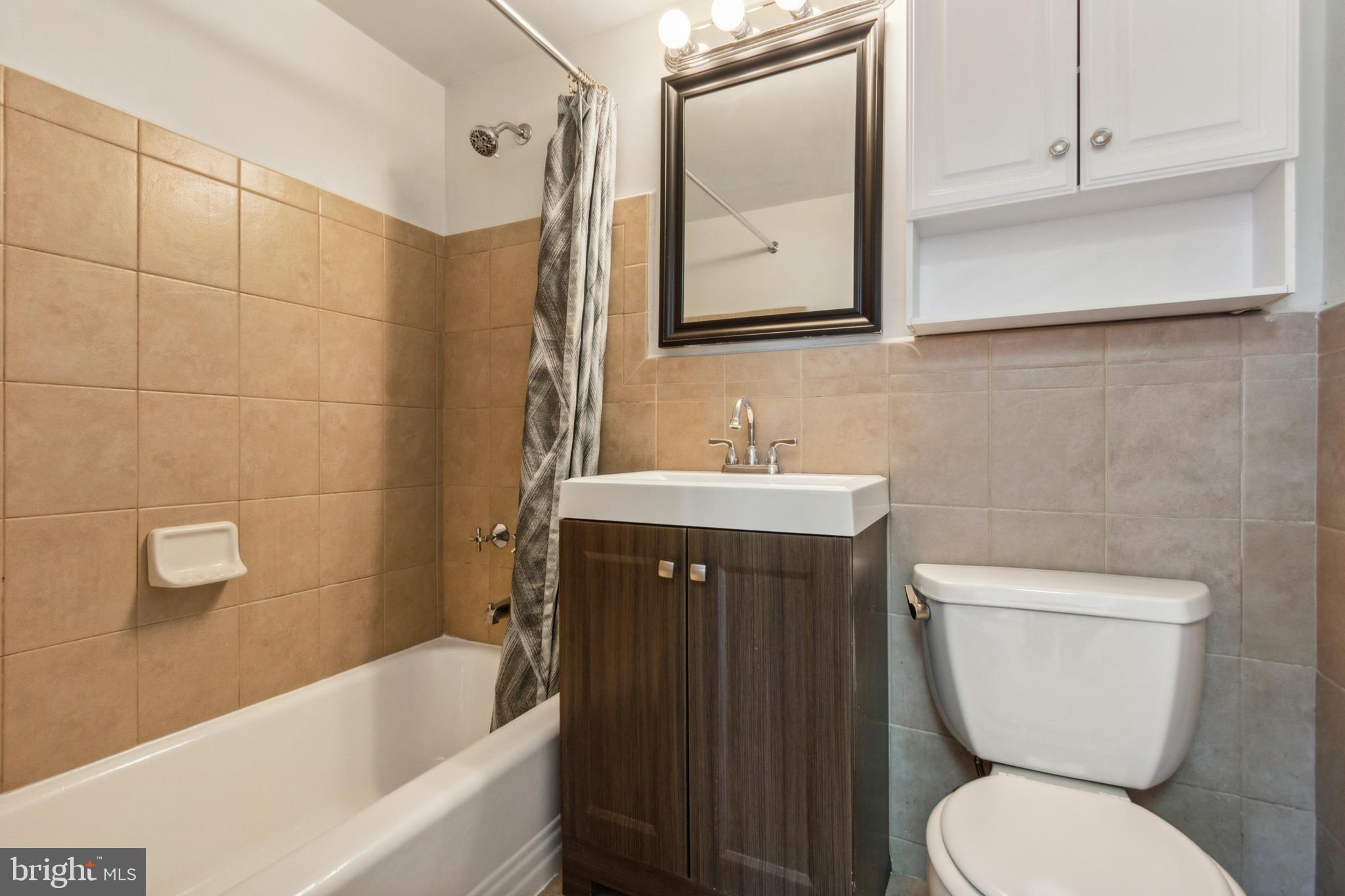 2101 Chestnut Street, Unit 1015 Philadelphia, PA 19103 - Photo 10 of 17