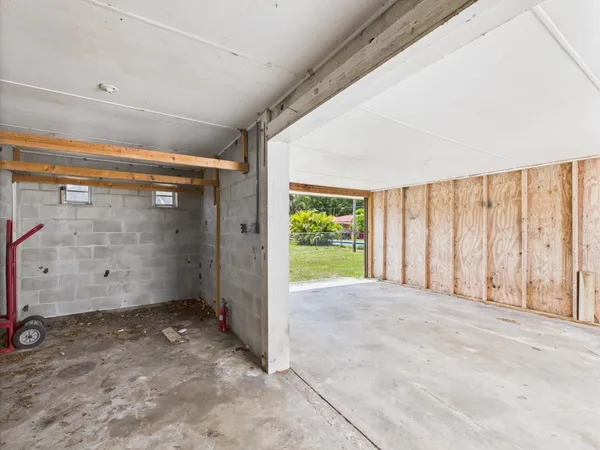 $300,000 | 810 Southeast 13th Street, Okeechobee, FL 34974