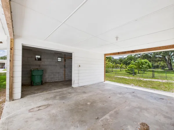 $300,000 | 810 Southeast 13th Street, Okeechobee, FL 34974