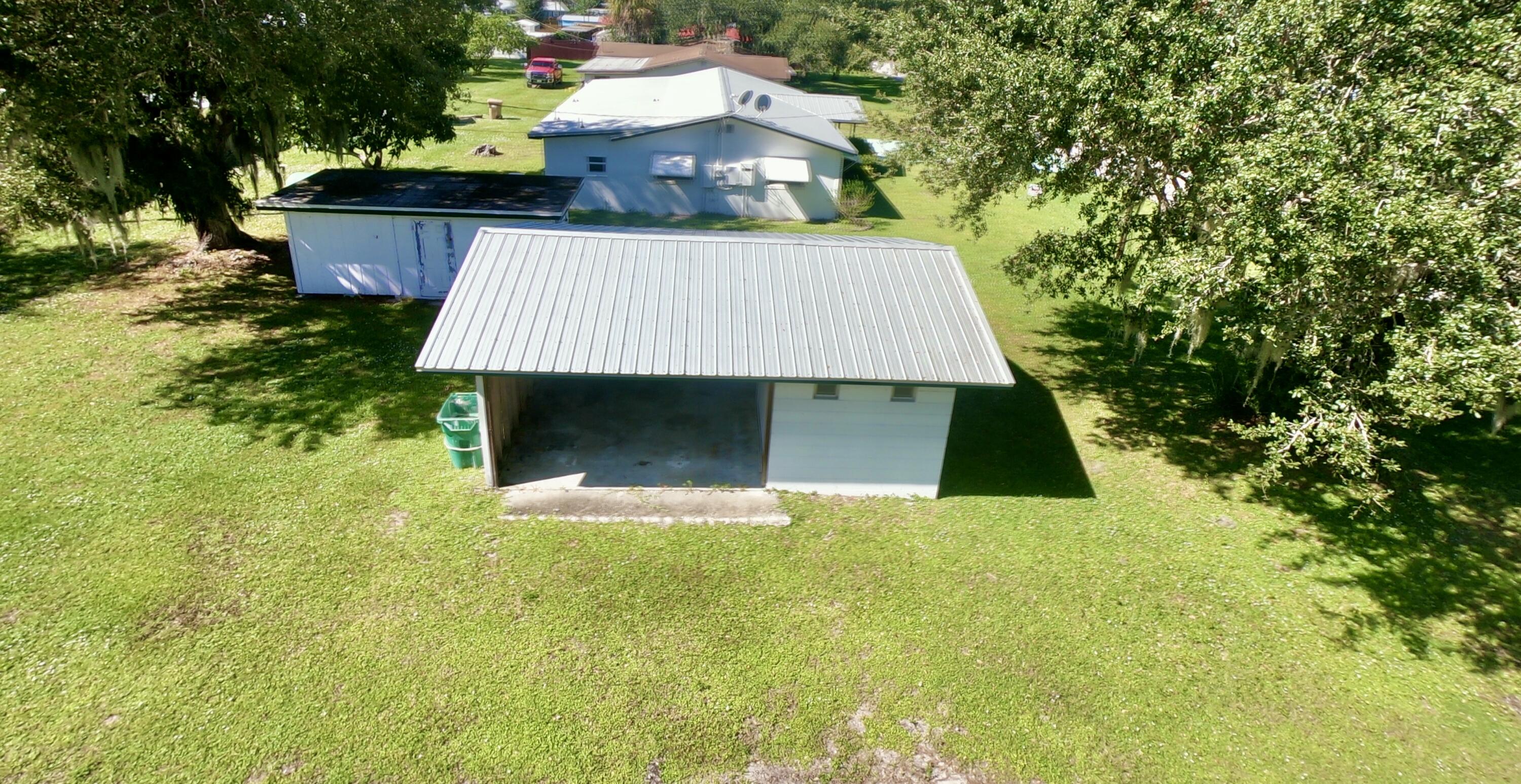 810 Southeast 13th Street Okeechobee, FL 34974 - Photo 39 of 41 31660728-5336-4280-9324-426FDB6D344A_1_2