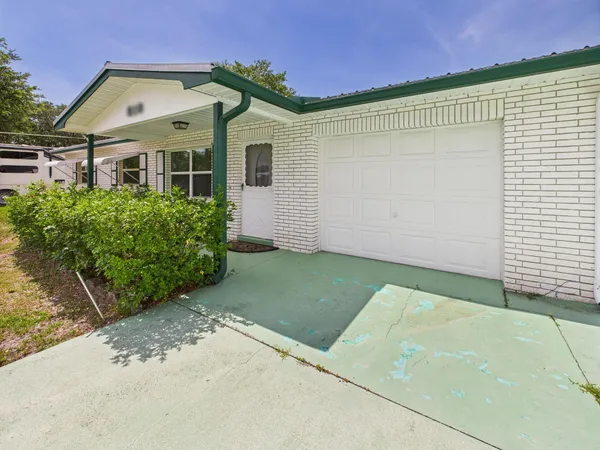 $300,000 | 810 Southeast 13th Street, Okeechobee, FL 34974