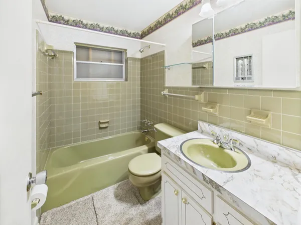 $300,000 | 810 Southeast 13th Street, Okeechobee, FL 34974