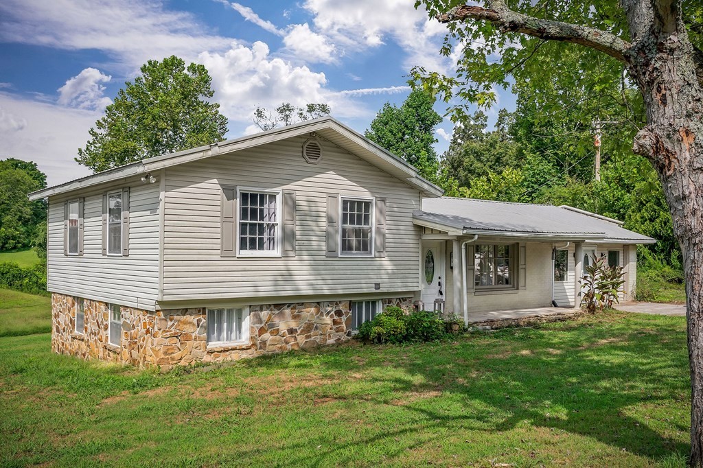 87 Camp Overton Road Rock Island, TN 38581 - Photo 2 of 46