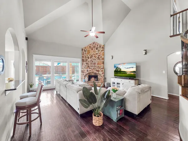 $630,000 | 2021 Glenwood Way, Midlothian, TX 76065