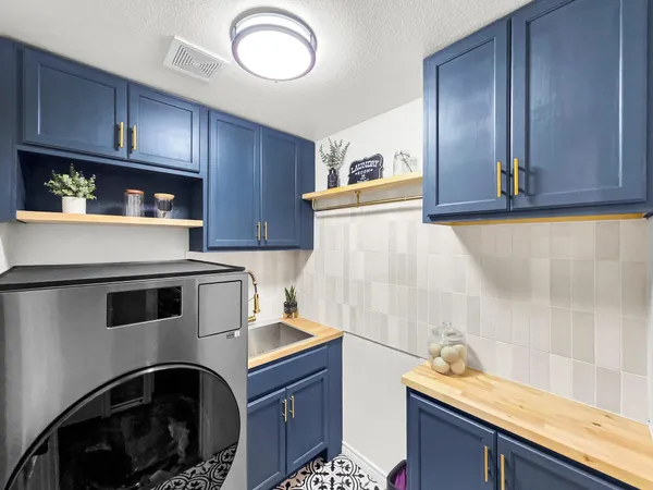 $630,000 | 2021 Glenwood Way, Midlothian, TX 76065