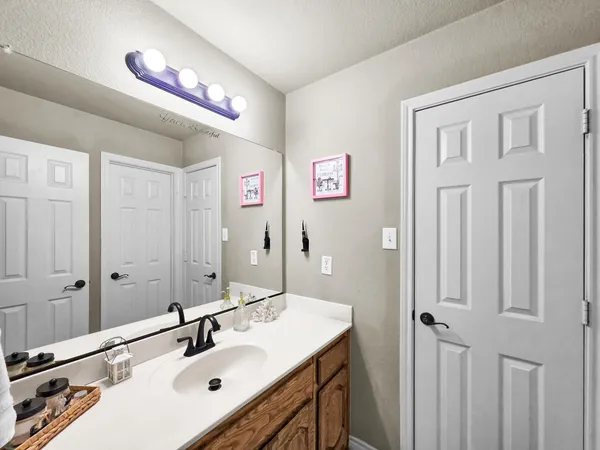 $630,000 | 2021 Glenwood Way, Midlothian, TX 76065