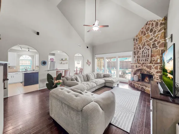 $630,000 | 2021 Glenwood Way, Midlothian, TX 76065