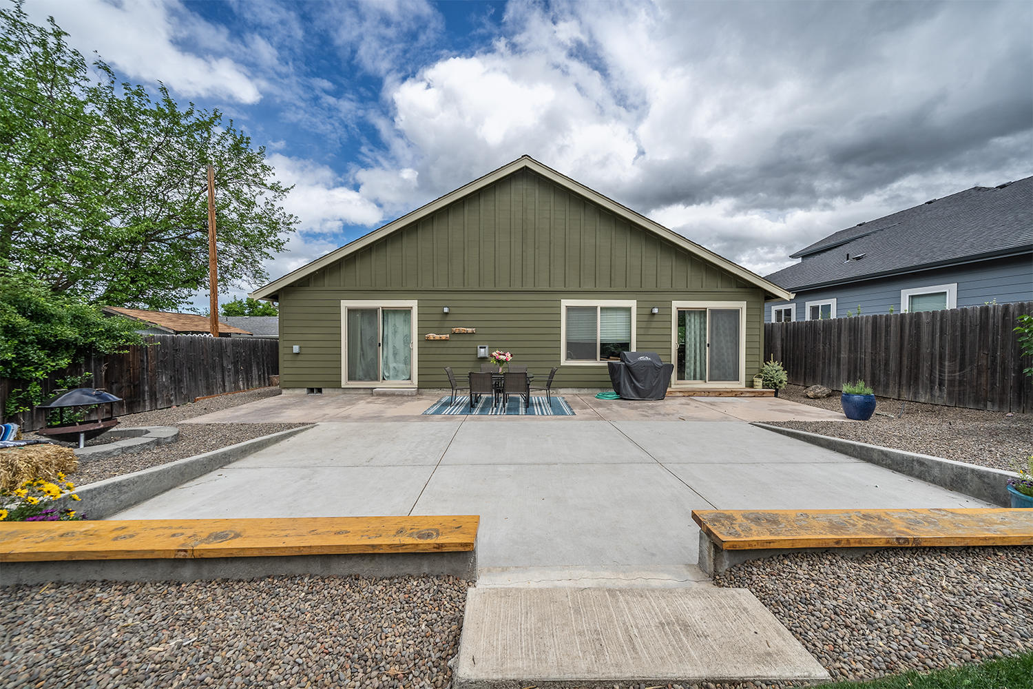1012 Lithia Way Talent, OR 97540 - Photo 34 of 39 DSC00640-HDR