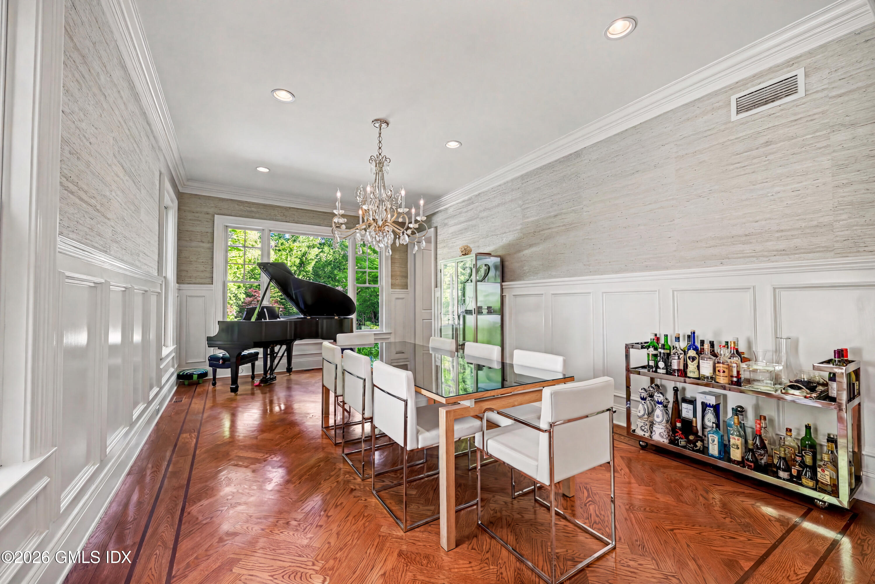 26 Circle Drive Greenwich, CT 06830 - Photo 7 of 29 Dining Room