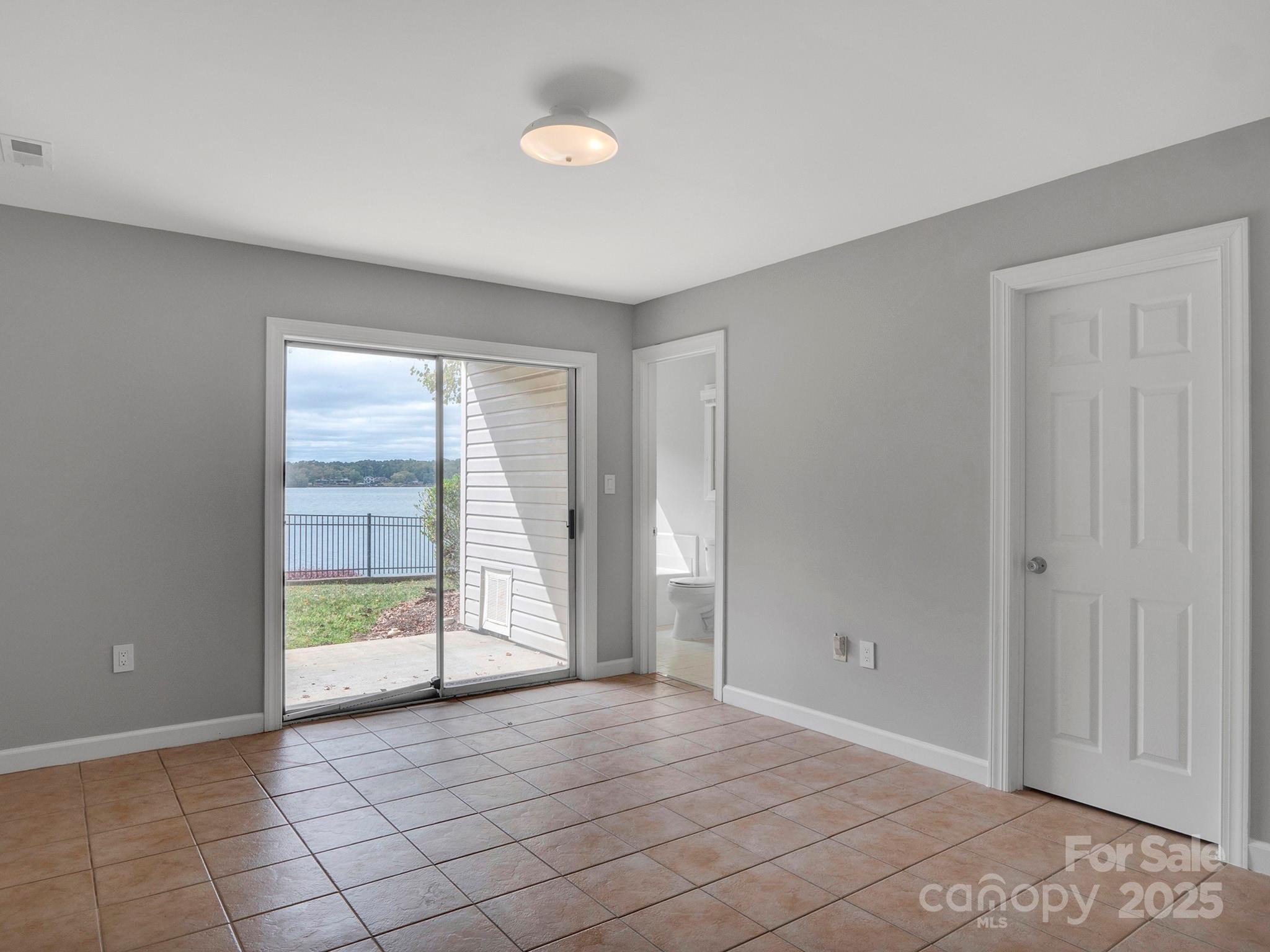 14043 Queens Harbor Road Charlotte, NC 28278 - Photo 23 of 38