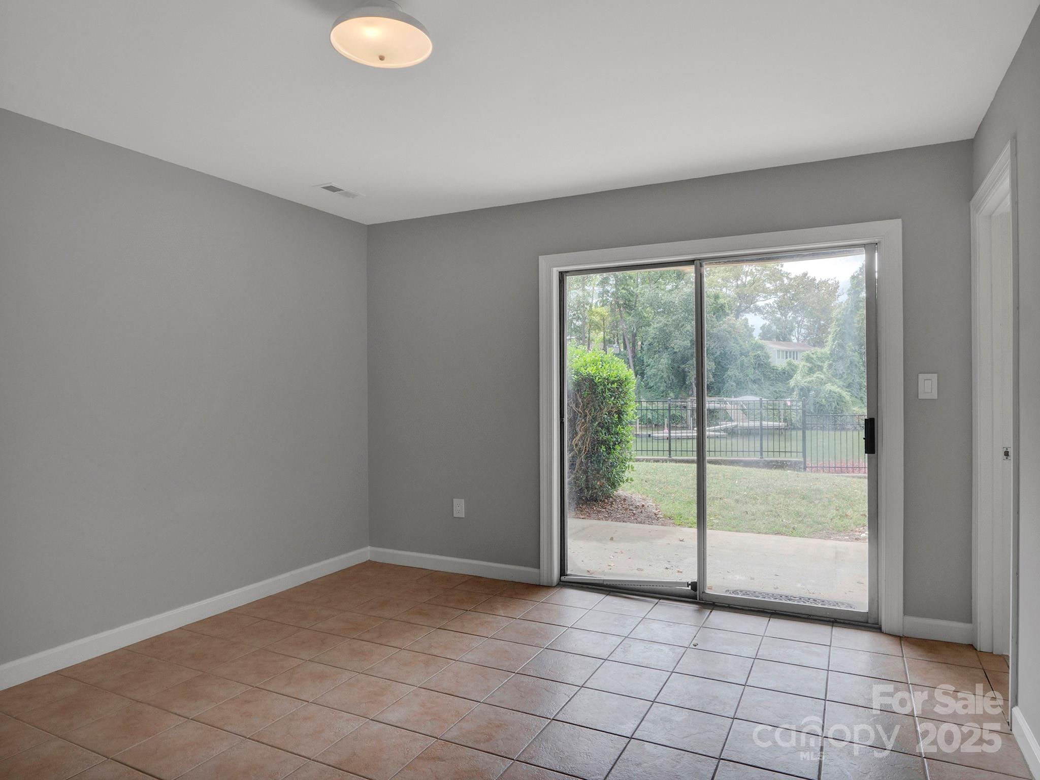 14043 Queens Harbor Road Charlotte, NC 28278 - Photo 24 of 38