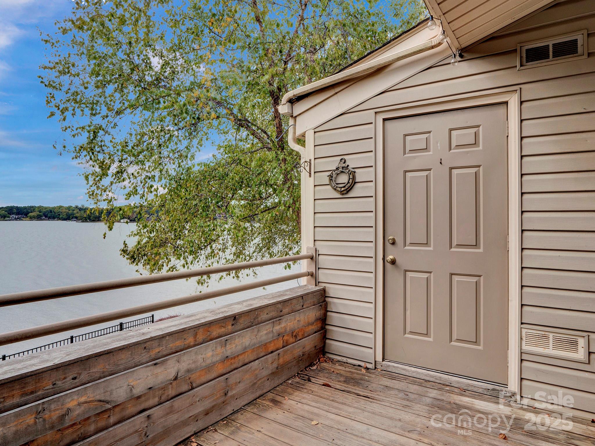 14043 Queens Harbor Road Charlotte, NC 28278 - Photo 6 of 38