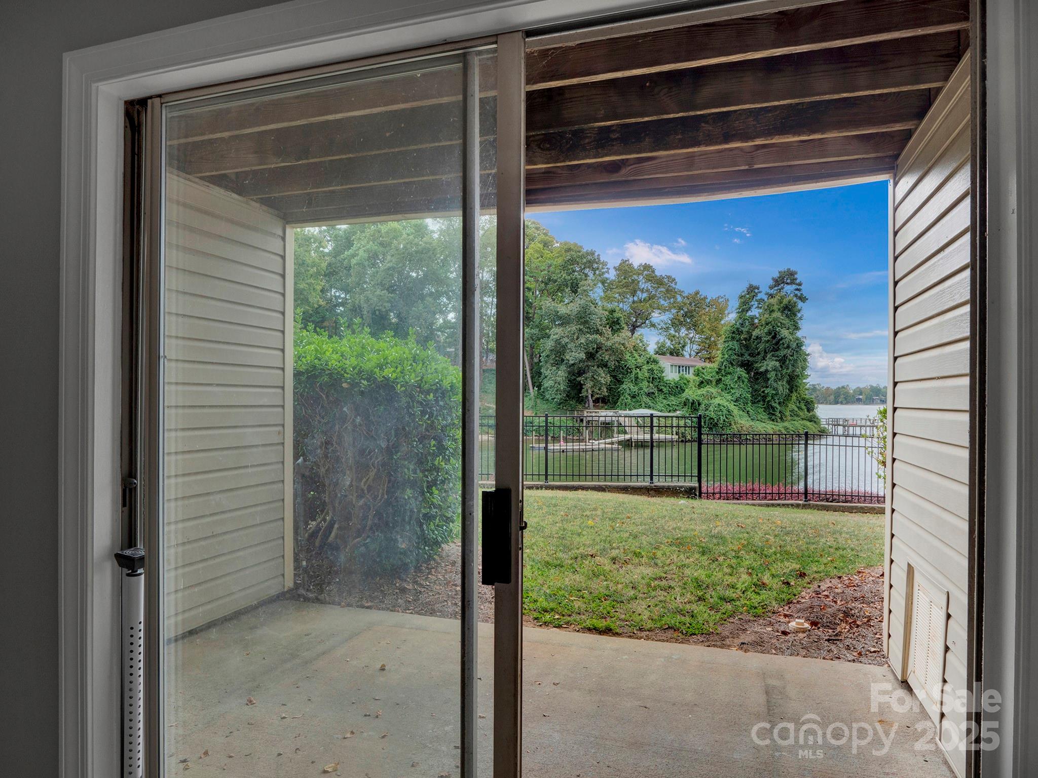 14043 Queens Harbor Road Charlotte, NC 28278 - Photo 9 of 38