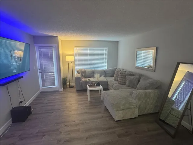 $1,399 | 10200 Gandy Boulevard North, Unit 1116, St. Petersburg, FL 33702