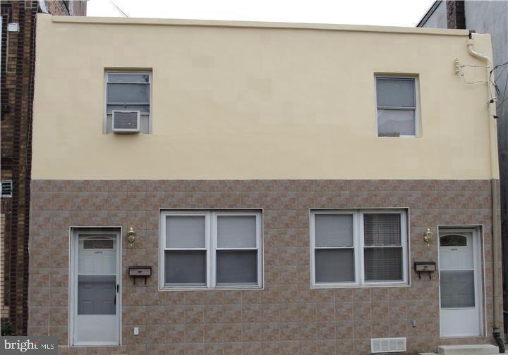 a building with a lot of windows