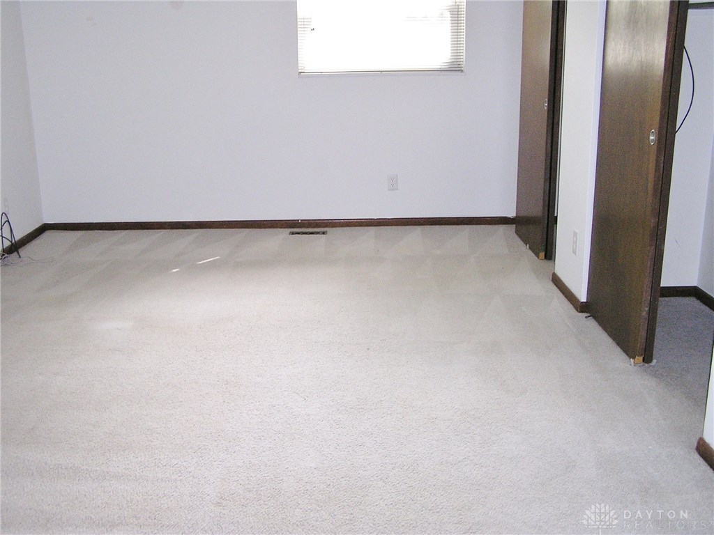 4675 Old Salem Road Englewood, OH 45322 - Photo 13 of 33 Master bedroom