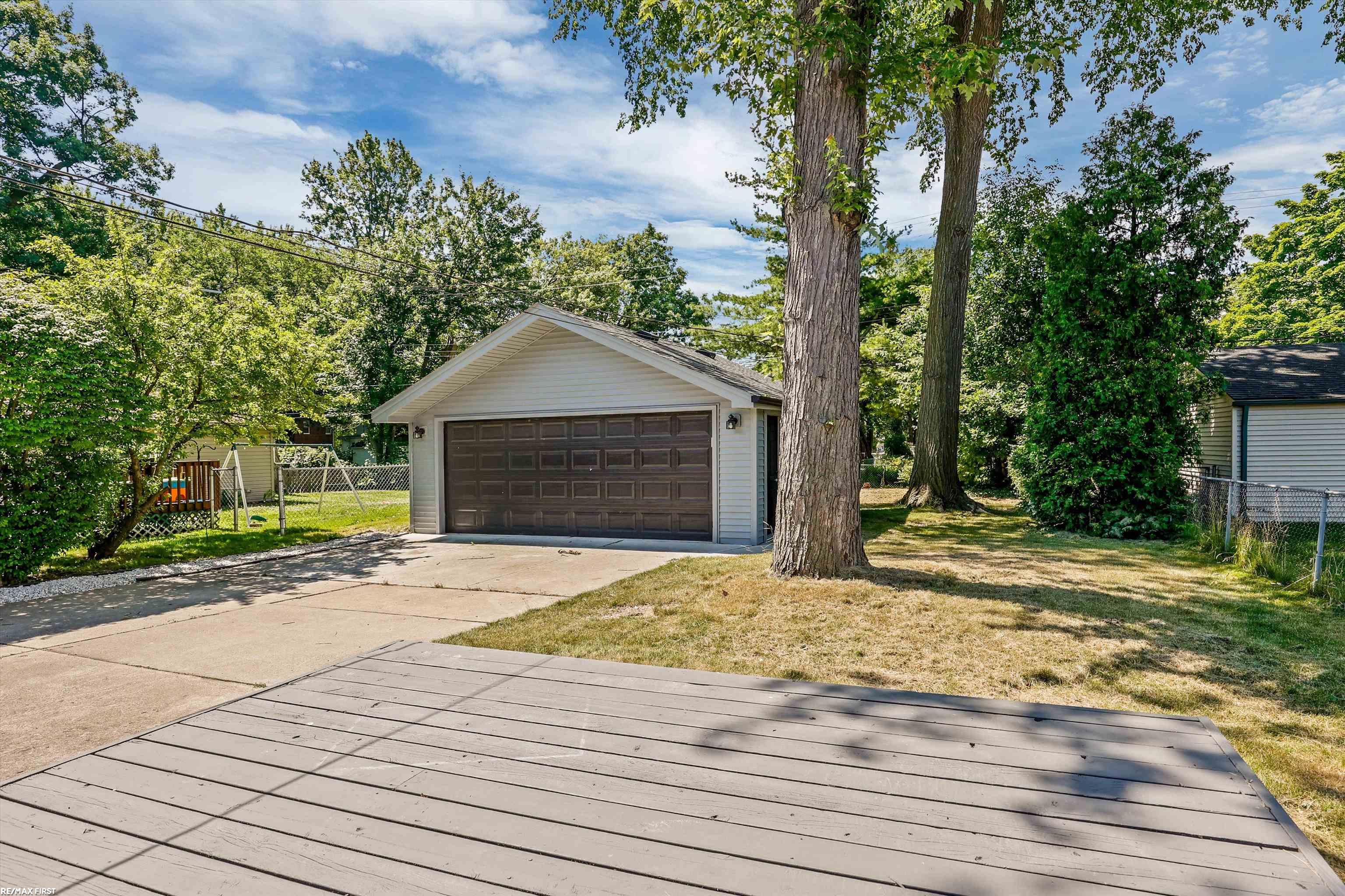 1771 Severn Road Grosse Pointe, MI 48236 - Photo 28 of 29 50146671-0532ebf1-292f-4739-9629-46b404a34165.JPG