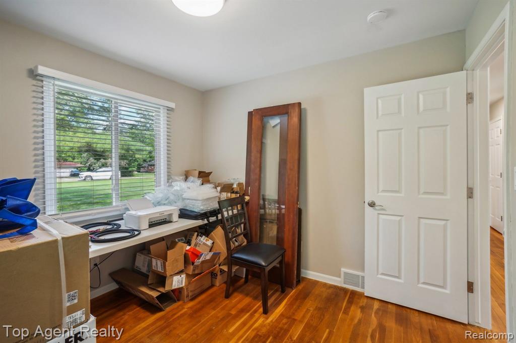 285 Whims Court Rochester, MI 48306 - Photo 23 of 55