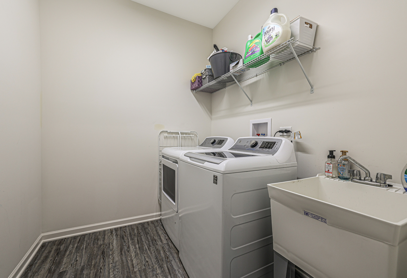 5835 Fairview Lane Hoffman Estates, IL 60192 - Photo 15 of 33 a utility room with dryer and washer