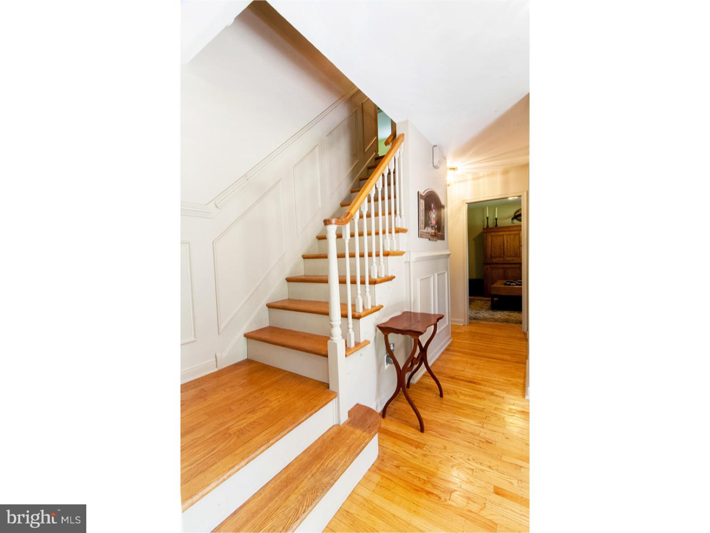 733 Alene Road Ambler, PA 19002 - Photo 2 of 25 Foyer